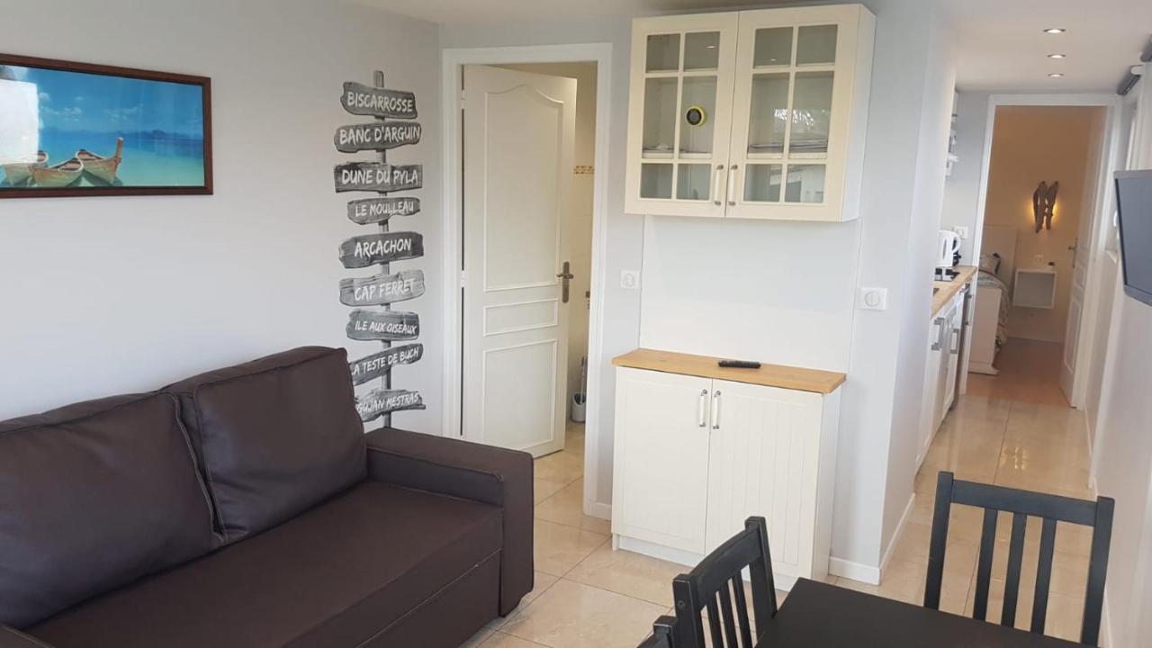 Maisonnette Bois Flottes Salles  Luaran gambar